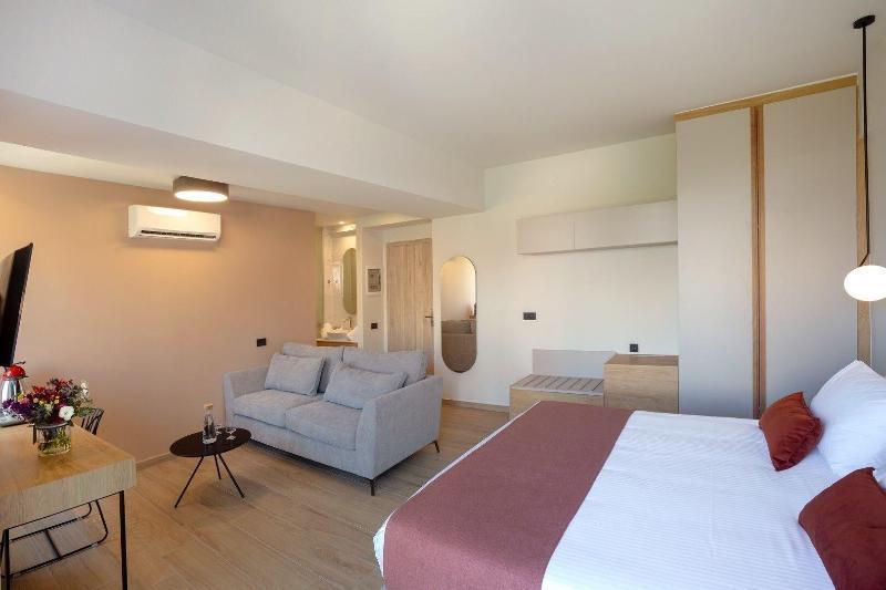 The City Hotel & Suites (Adults Only) 레팀노 외부 사진