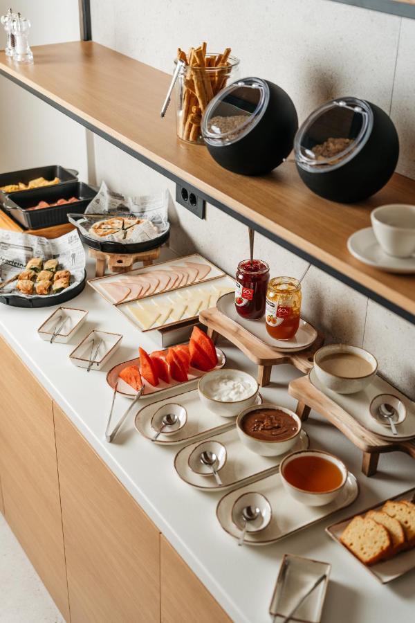 The City Hotel & Suites (Adults Only) 레팀노 외부 사진